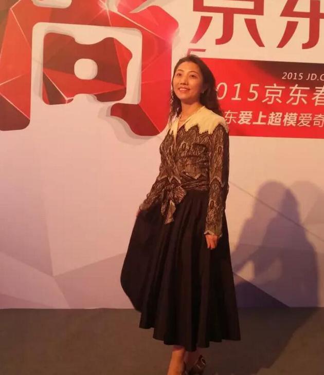  推廣京東的服裝業務，李曦帶領團隊策劃實施了“尚京東”系列活動